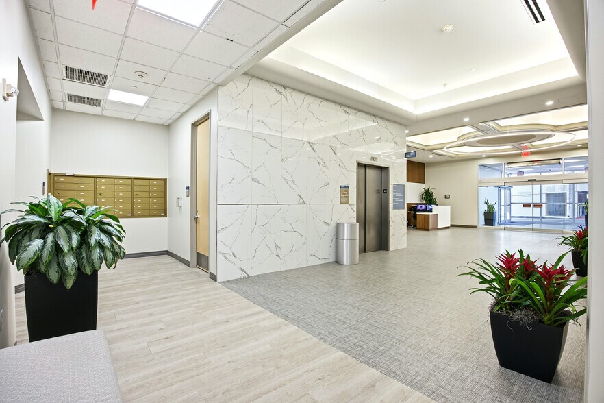 More Photos Of 5420 West Loop S, Bellaire Medical For Lease