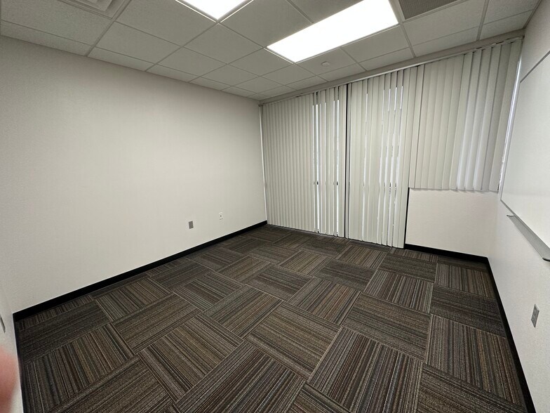 More Photos Of 3343 E Montclair St, Springfield Office For Lease