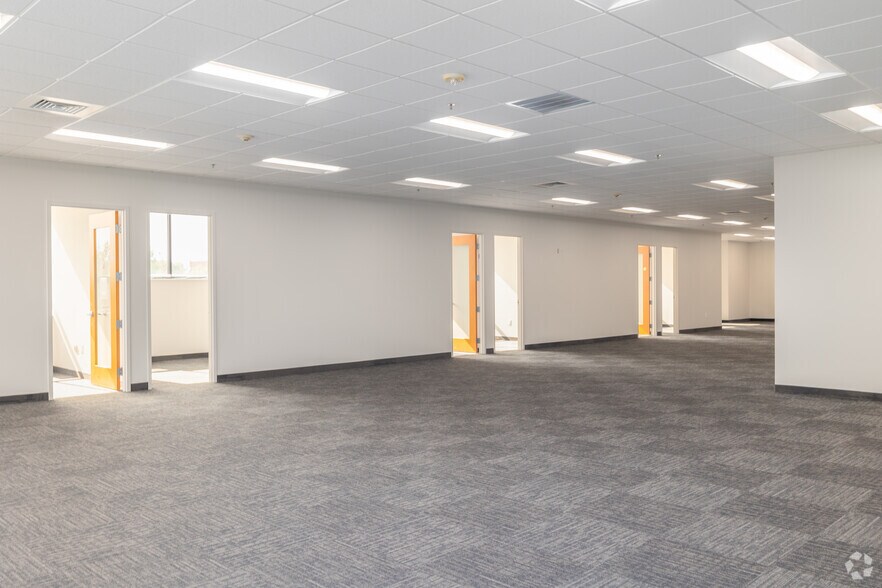 More Photos Of 1 Greenwich St, Stewartsville Medical For Lease