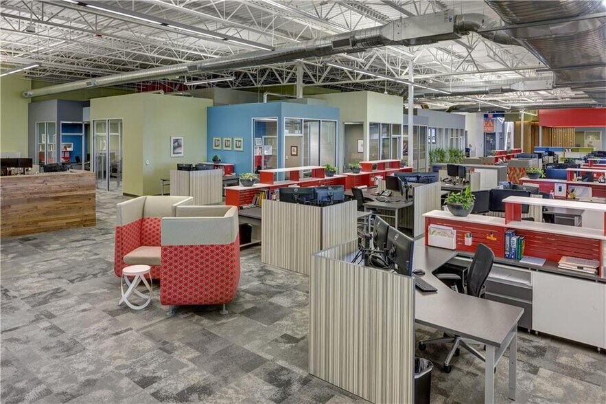 More Photos Of 1705 S Walton Blvd, Bentonville Office For Sale