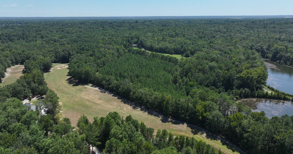 More Photos Of 128 Oakview Club Dr, Macon-Bibb Golf Course Driving Range For Sale