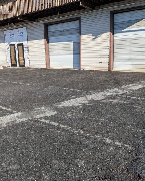 More Photos Of 1492 Main St, Catasauqua General Retail For Lease
