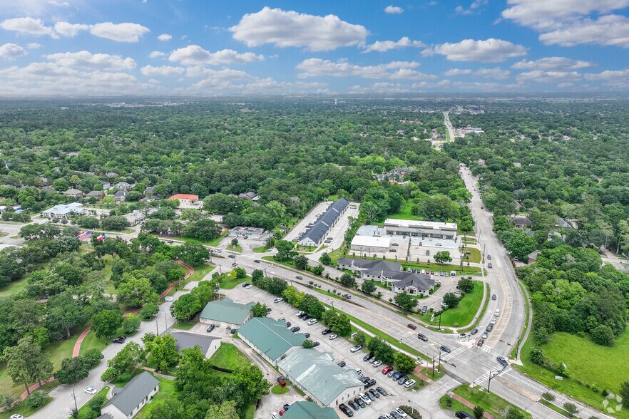 More Photos Of 1 Parkside Dr, Friendswood Medical For Lease
