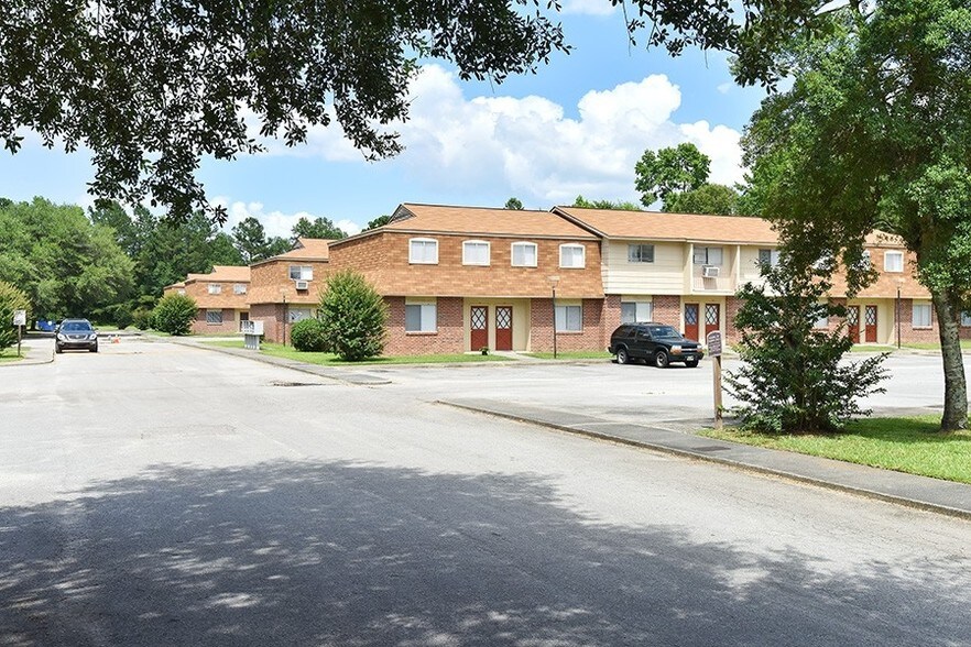 More Photos Of 901 Corona Dr, Orangeburg Apartments For Sale