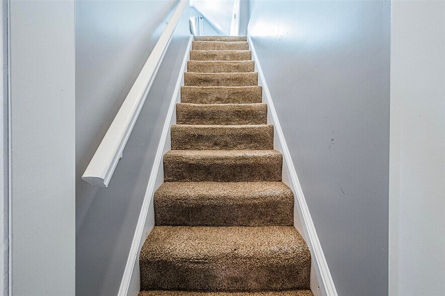 More Photos Of 1128 Magnolia St, Bowling Green Office Residential For Sale