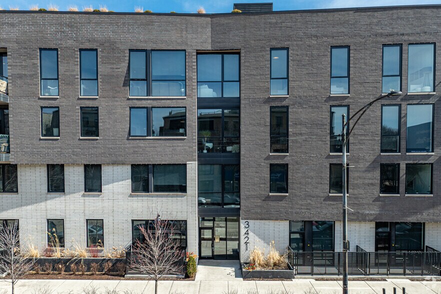 More Photos Of 3421 N Ashland Ave, Chicago Coworking Space