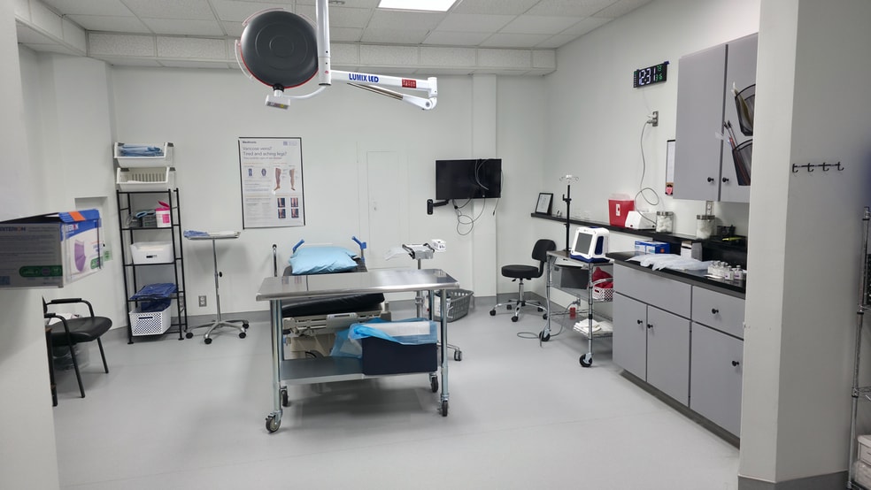 More Photos Of 1815 W Saint Marys Rd, Tucson Medical For Lease