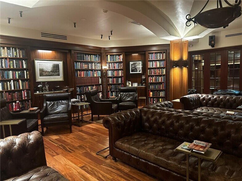 More Photos Of 211 Kenmawr Ave, Braddock Restaurant For Sale