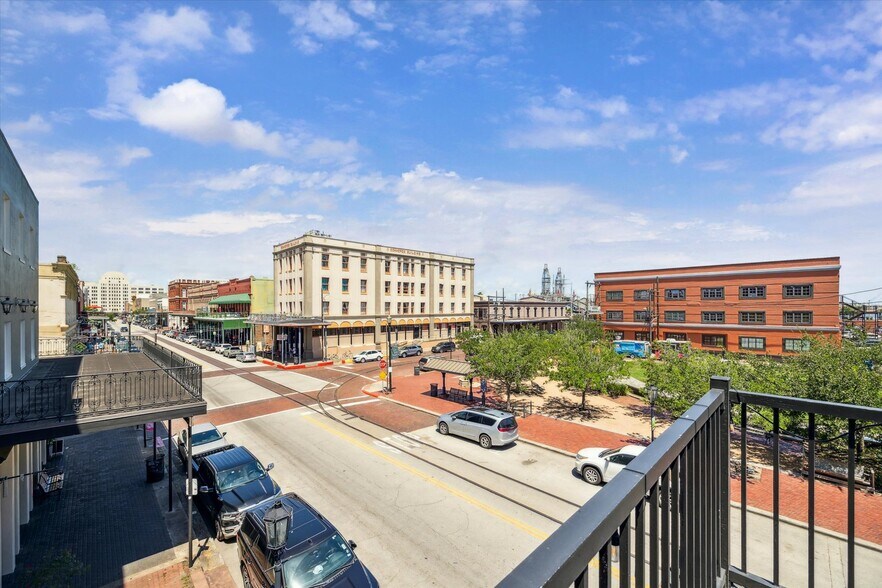 More Photos Of 210 Moody Ave, Galveston Storefront Retail Office For Sale