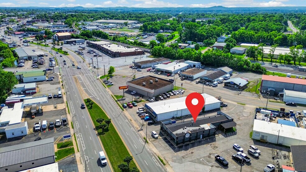 More Photos Of 134 W Broadway, Gallatin Restaurant For Sale