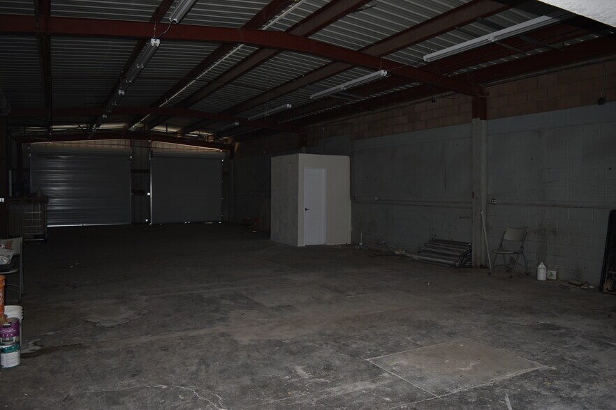 More Photos Of 212 W Avenue I, Lancaster Auto Repair For Sale
