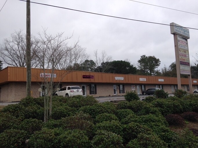 Primary Photo Of 128 John King Rd, Crestview Storefront For Sale
