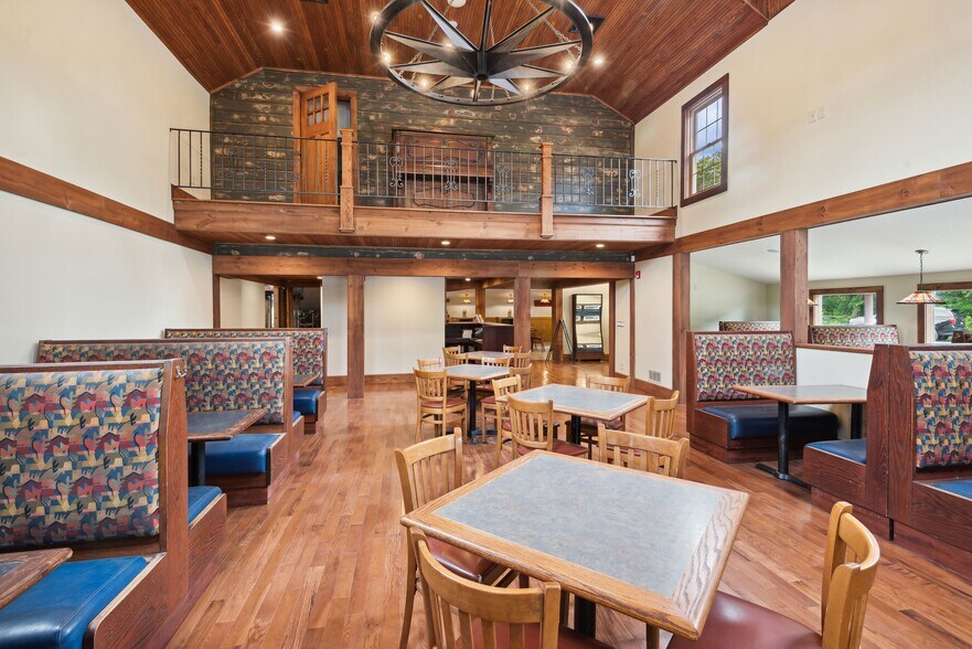 More Photos Of 2647 Montauk Hwy, Brookhaven Restaurant For Sale