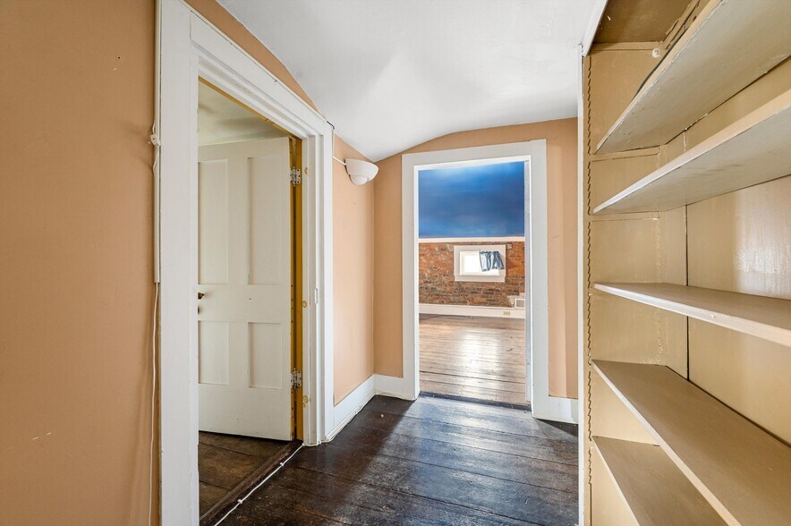 More Photos Of 230 W Boscawen St, Winchester Office Residential For Sale