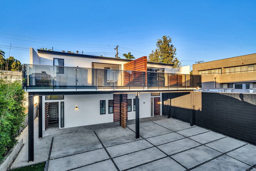 More Photos Of 1447 11th St, Santa Monica Office Residential For Lease