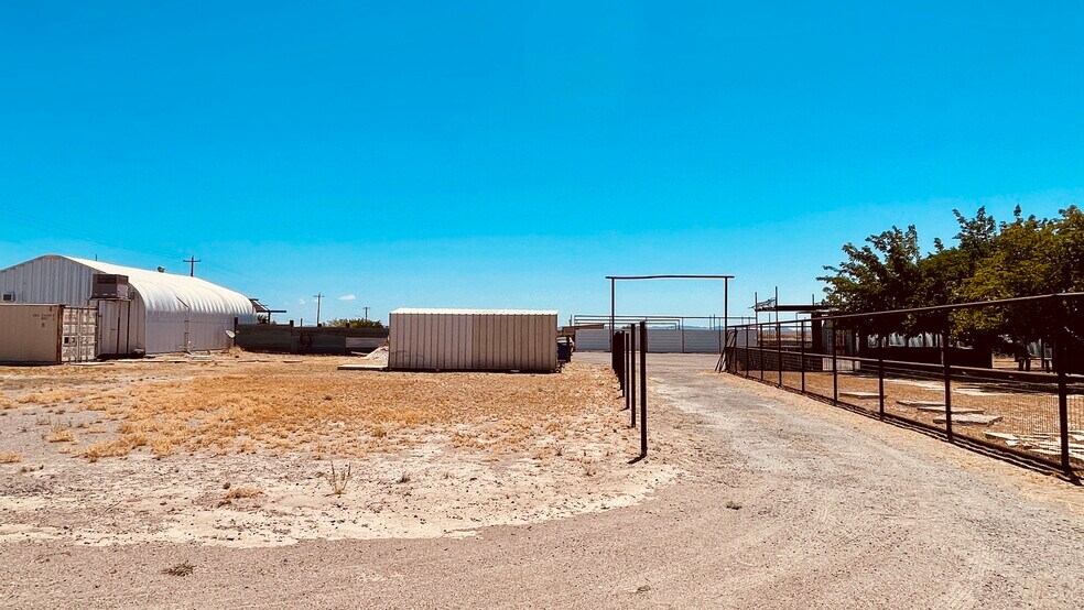 More Photos Of 1613 W San Antonio St, Marfa Specialty For Sale