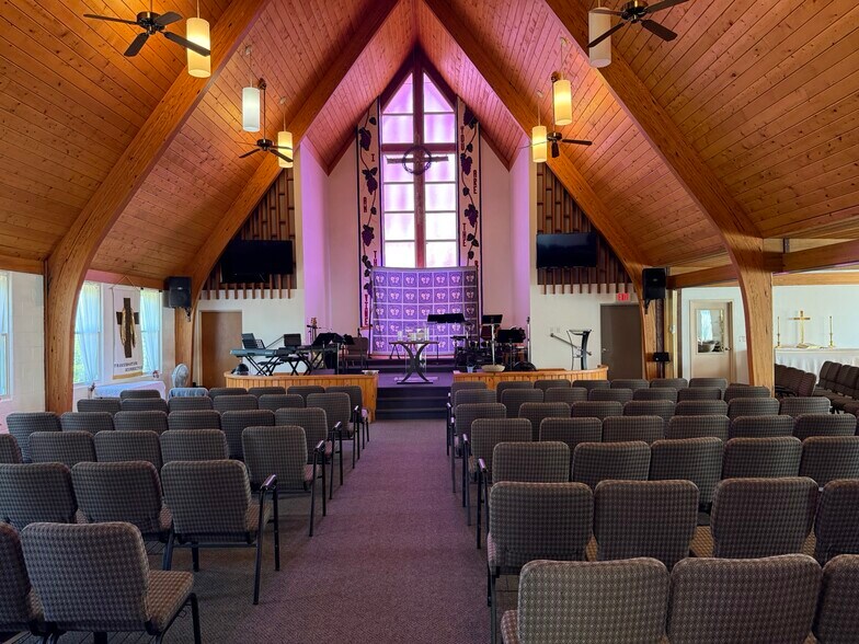 More Photos Of 4869 Scotsdale Blvd, House Springs Religious Facility For Sale