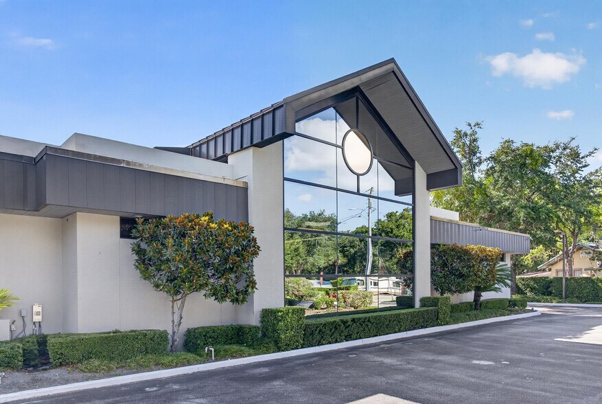 More Photos Of 221 Circle Dr, Maitland Office For Sale