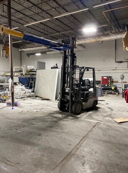 More Photos Of 4394 Henninger Ct, Chantilly Warehouse For Lease
