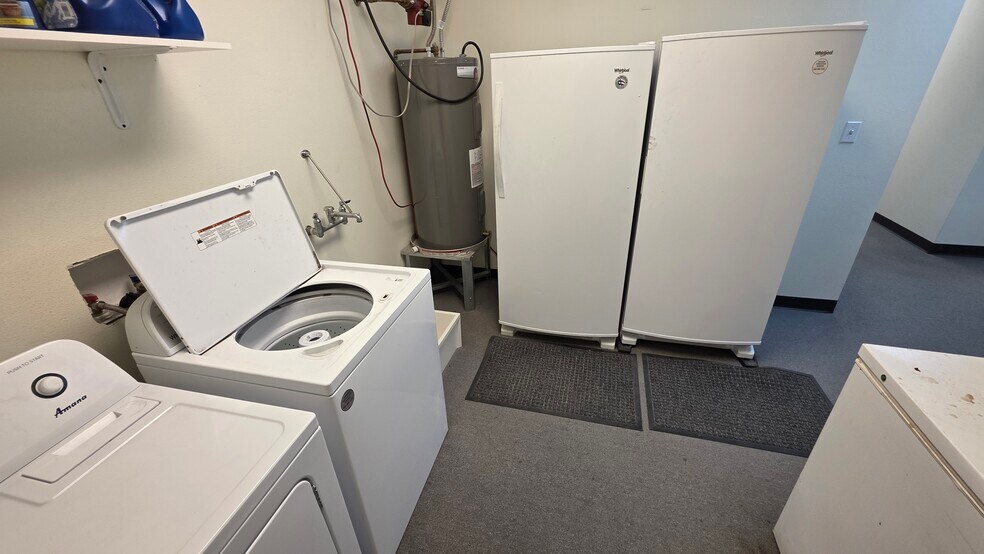 More Photos Of 8211 E County Road 62, Midland Warehouse For Sale