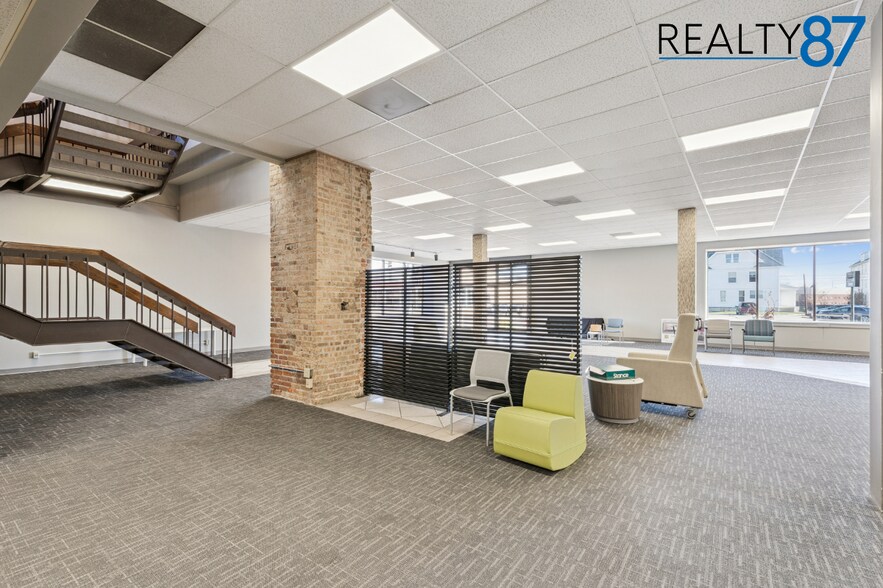 More Photos Of 724 3rd Ave SE, Cedar Rapids Freestanding For Sale