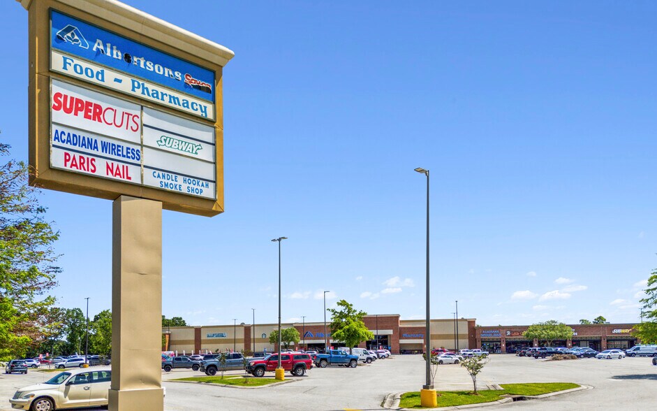 More Photos Of 2863 Ambassador Caffery Pky, Lafayette Supermarket For Sale