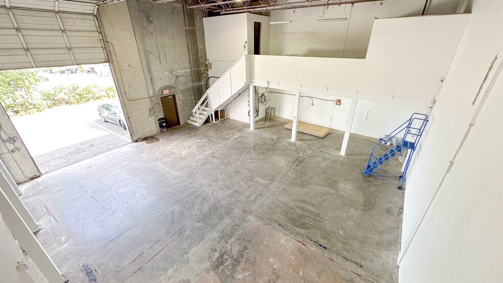 More Photos Of 7743 128 St, Surrey Warehouse For Sale