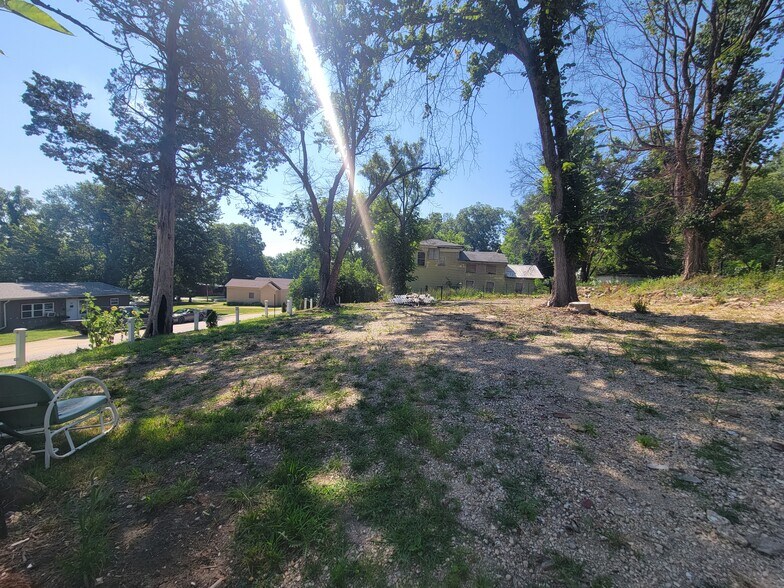 More Photos Of 505 S 4th St, Clarksville Land For Sale