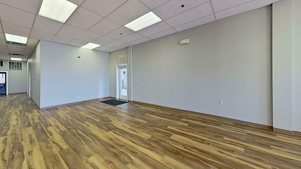 More Photos Of 13-17 Washington St, Sanford Apartments For Lease