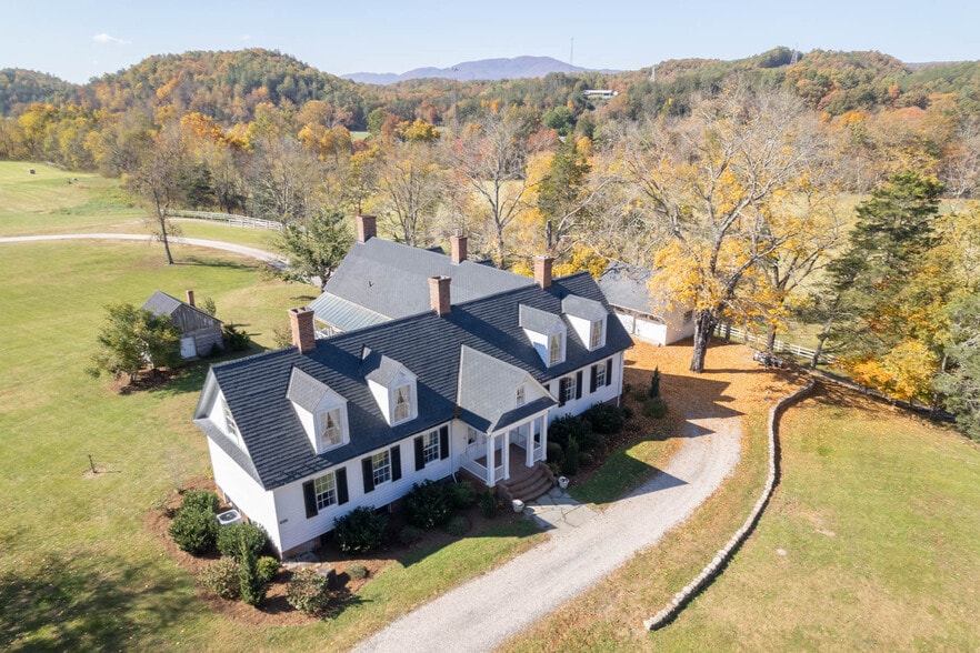 More Photos Of 4301 Longdale Furnace Rd, Clifton Forge Lodge Meeting Hall For Sale