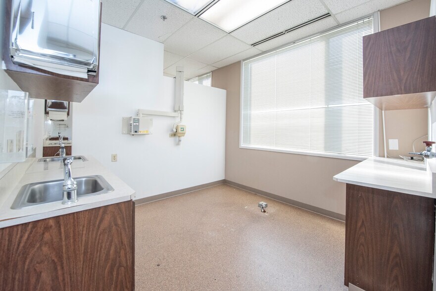 More Photos Of 4361 Boniface Pky, Anchorage Healthcare For Sale