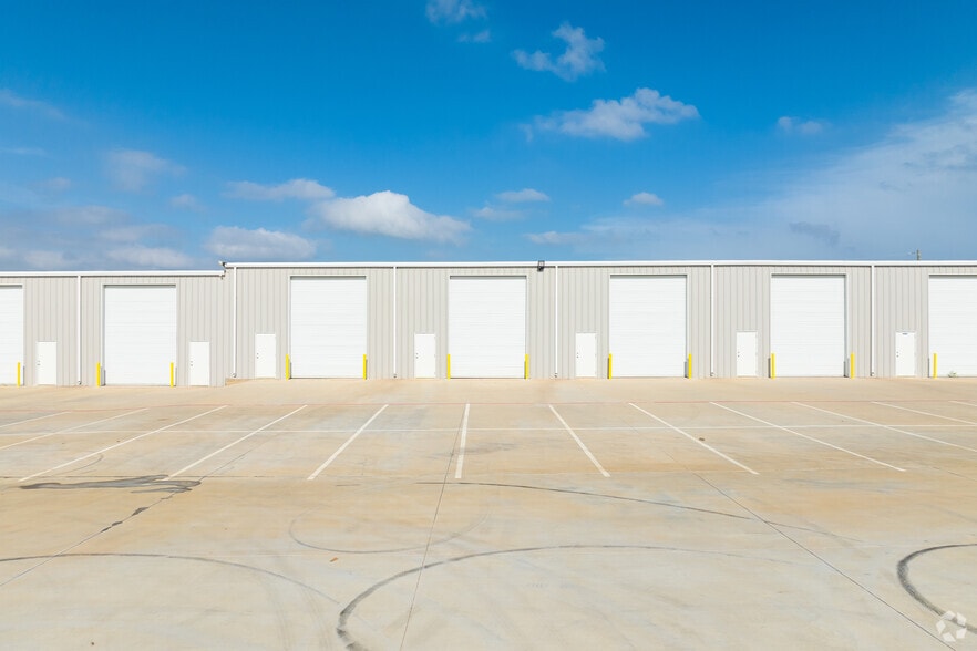 More Photos Of 7402 & 7406 Mansfield Hwy, Kennedale Light Distribution For Sale