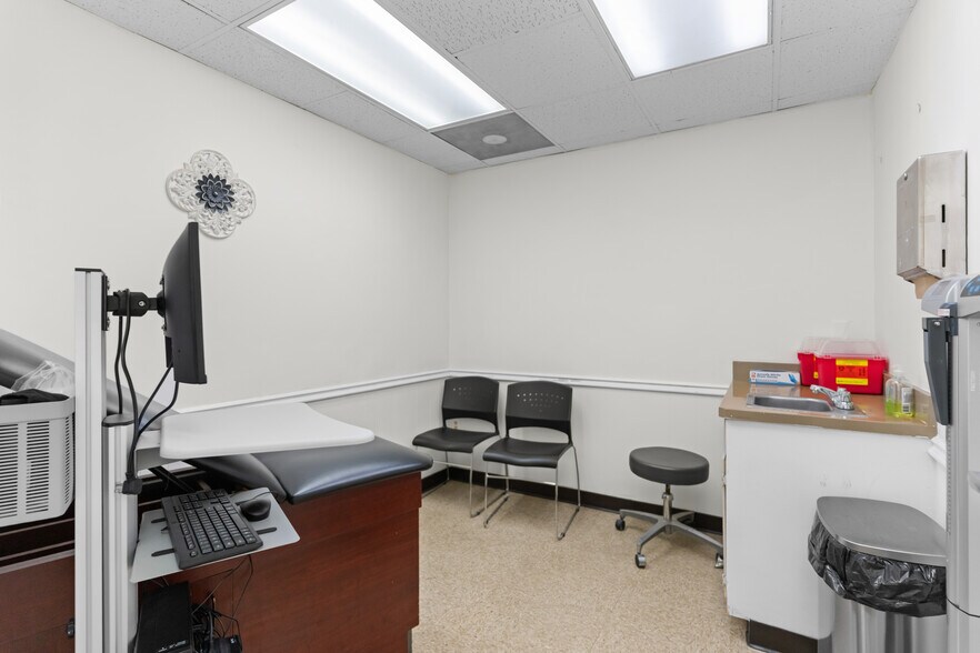 More Photos Of 2855 Candler Rd, Decatur Medical For Sale