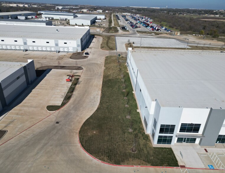 More Photos Of 4610 Jim Christal Rd, Denton Distribution For Lease