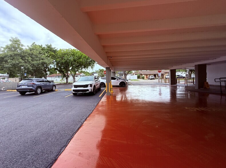 More Photos Of 1140 W 50th St, Hialeah Medical For Sale