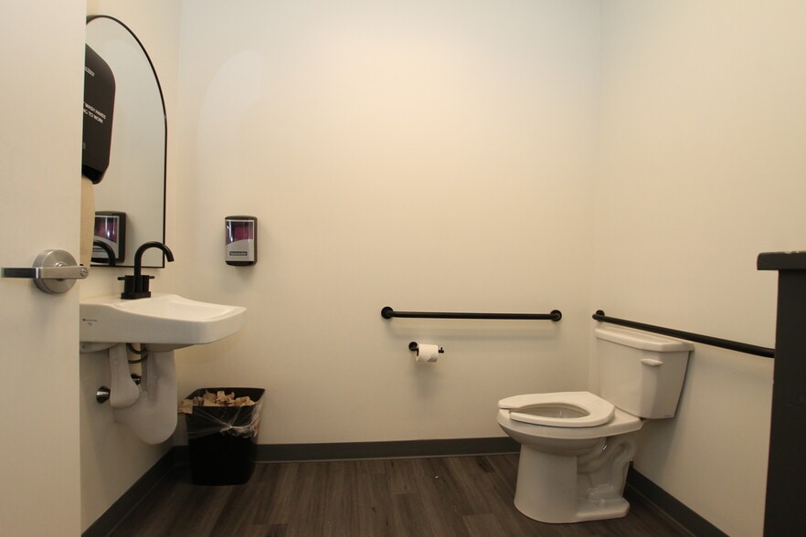 More Photos Of 162 Harding St, Worcester General Retail For Sale