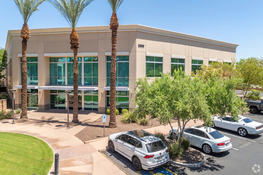 More Photos Of 2600 W Geronimo Pl, Chandler Office For Lease