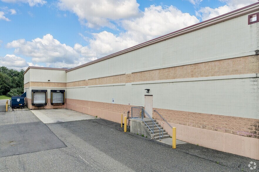 More Photos Of 505-545 Berlin Cross Keys Rd, Sicklerville Unknown For Lease