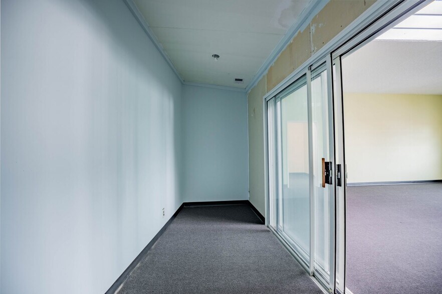 More Photos Of 5338 Vineland Ave, North Hollywood Restaurant For Lease