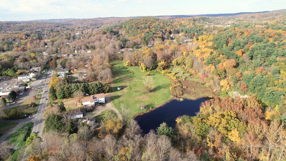 More Photos Of 557 Main St, Woodbury Specialty For Sale