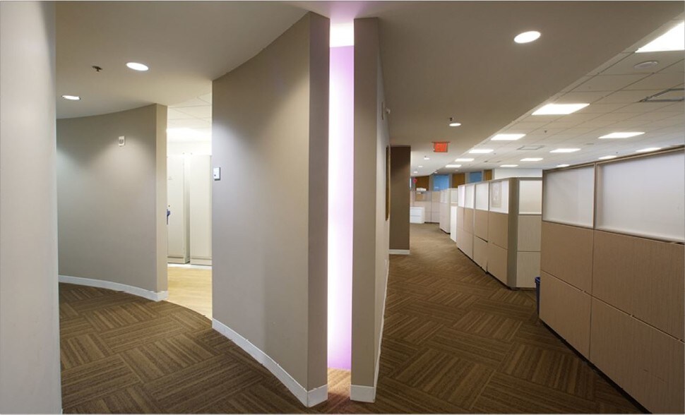 More Photos Of 1900 W Pl NE, Washington Office For Lease