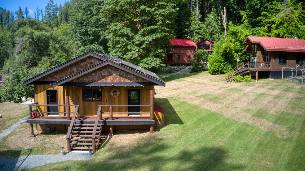 More Photos Of 13168 Powell Lake, Powell River Hotel For Sale