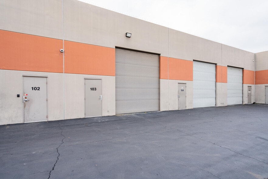 More Photos Of 1609 S Grove Ave, Ontario Warehouse For Lease