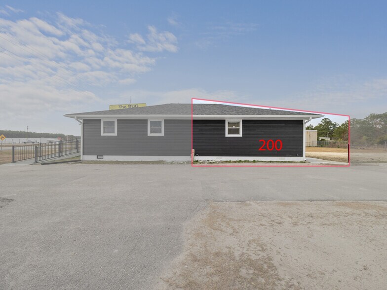 More Photos Of 3261 New Bern Hwy, Jacksonville Light Distribution For Lease