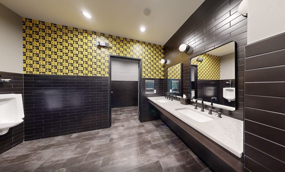 More Photos Of 3516 Ross Ave, Dallas Freestanding For Lease