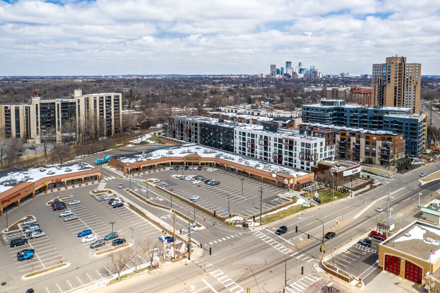 More Photos Of 3232-3254 W Lake St, Minneapolis Unknown For Lease