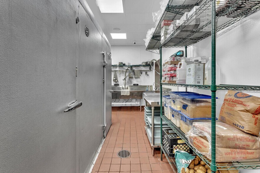 More Photos Of 2010 NW 6th St, Fort Lauderdale Fast Food For Lease