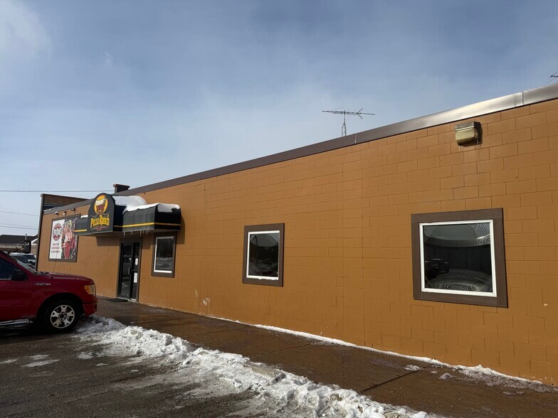 More Photos Of 1617 S Monroe Ave, Mason City Restaurant For Sale