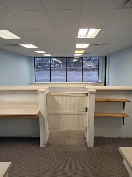 More Photos Of 16761 Saint Clair Ave, East Liverpool Unknown For Lease