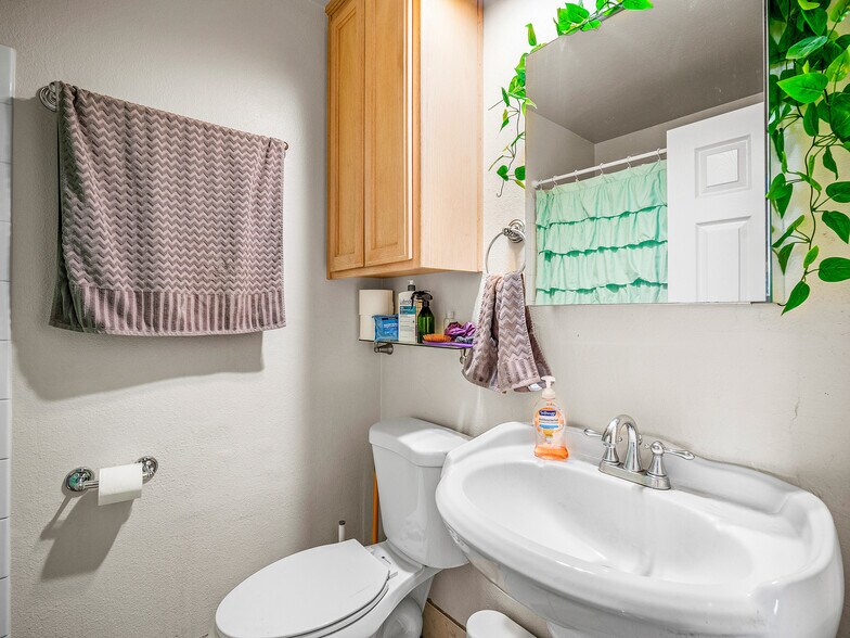 More Photos Of 718 13th St, Sacramento Apartments For Sale